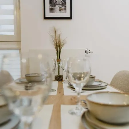 Apartamento Echo, F210 *